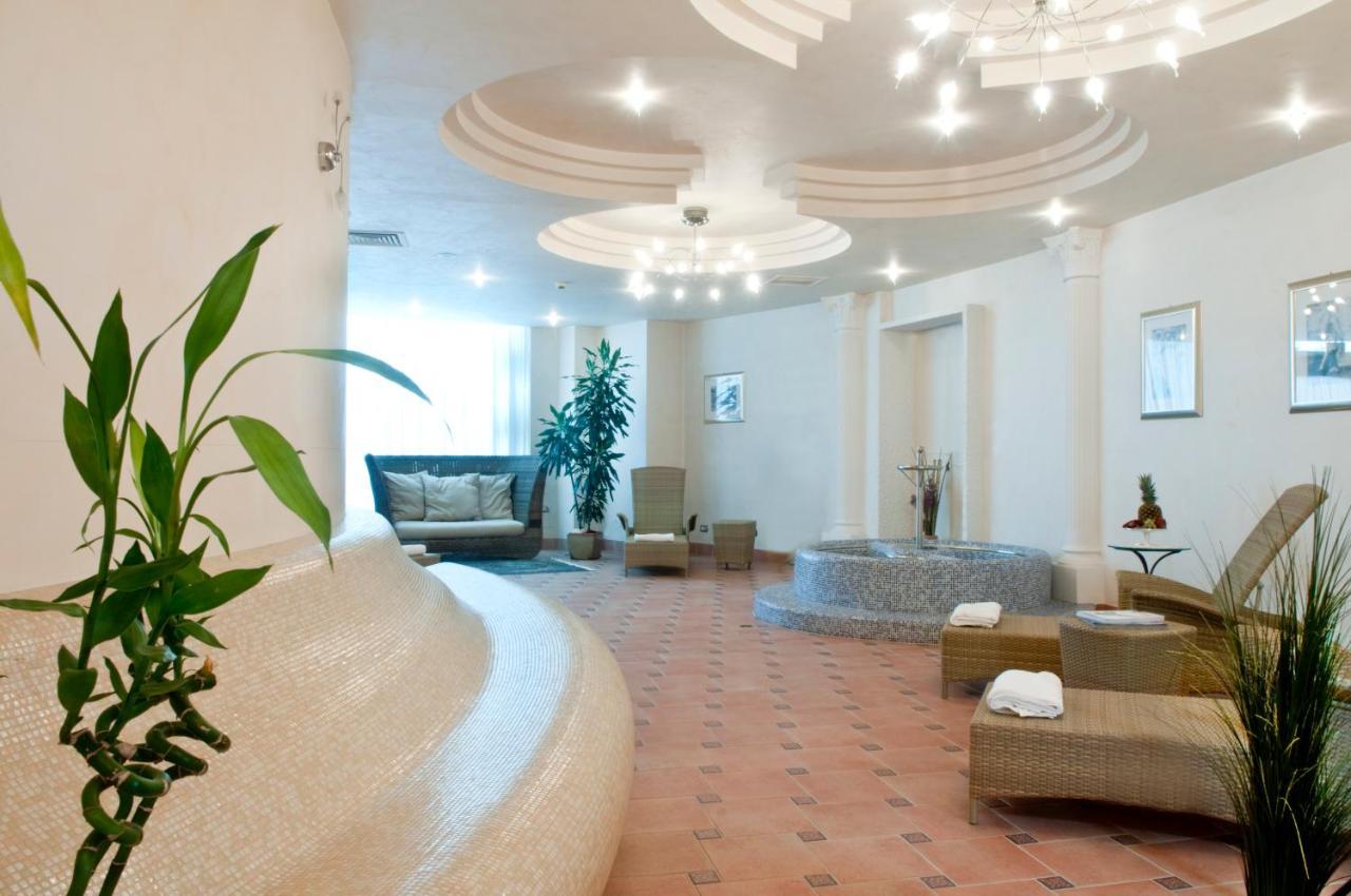 Hotel Aurelia Milano Marittima Zewnętrze zdjęcie