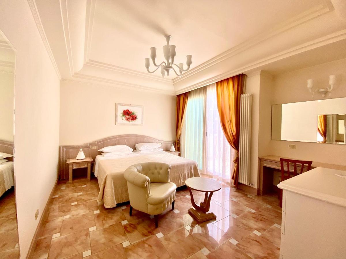 Hotel Aurelia Milano Marittima Zewnętrze zdjęcie