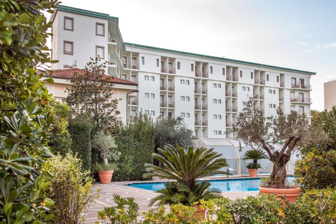 Hotel Aurelia Milano Marittima Zewnętrze zdjęcie